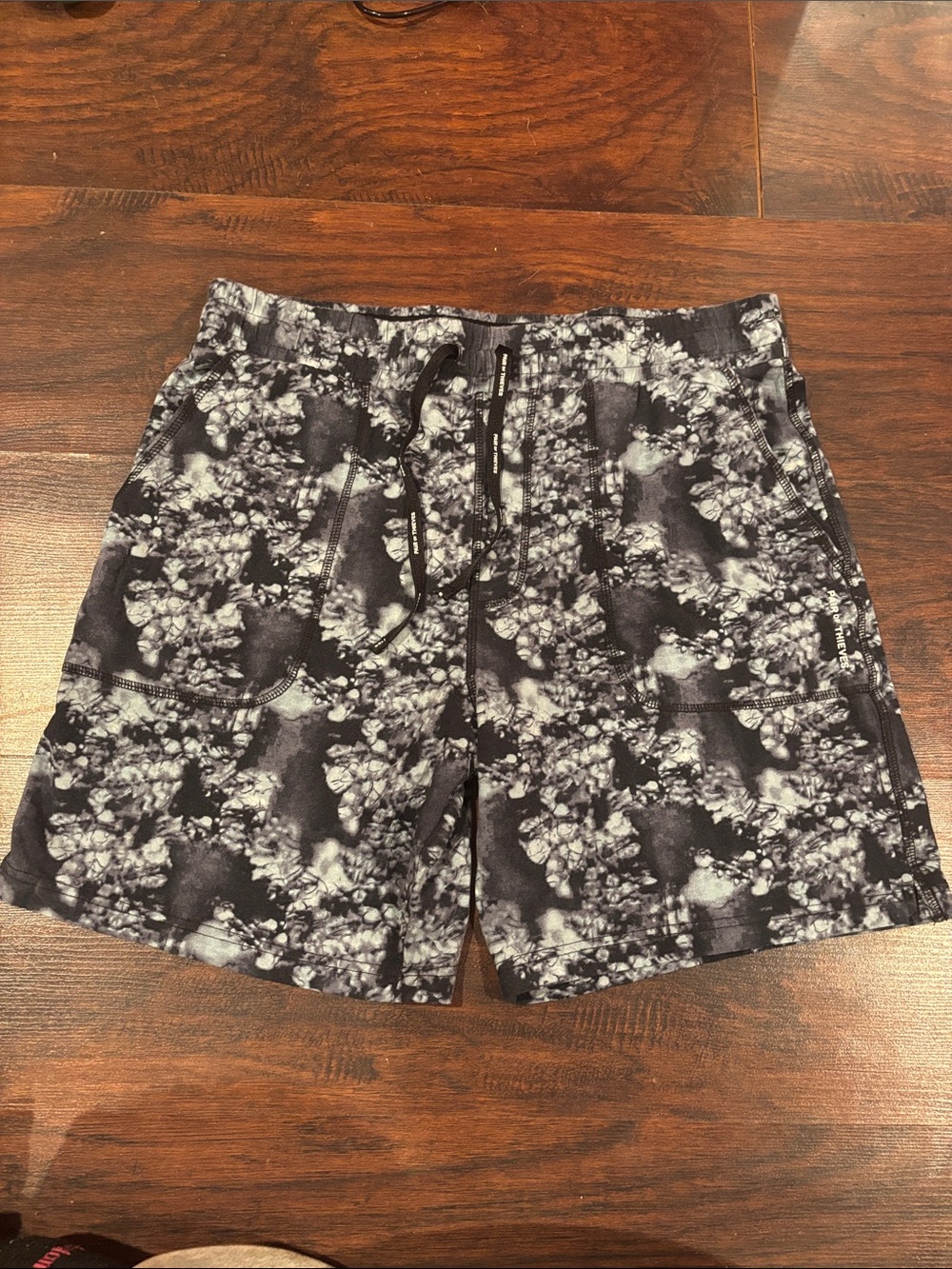 Pair of Thirves Men's Patterned Shorts medium